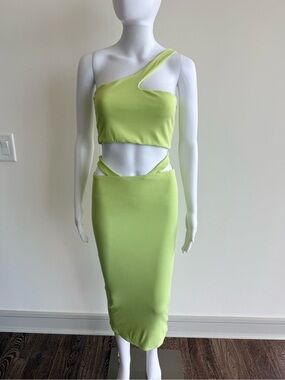 naked wardrobe Green One-Shoulder Crop Top and Midi Skirt Set